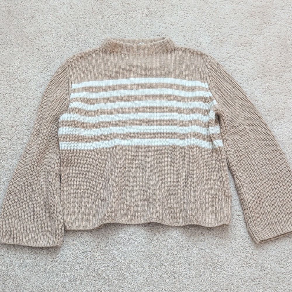 Gap Bell Sleeve Oatmeal Knit Sweater Size M